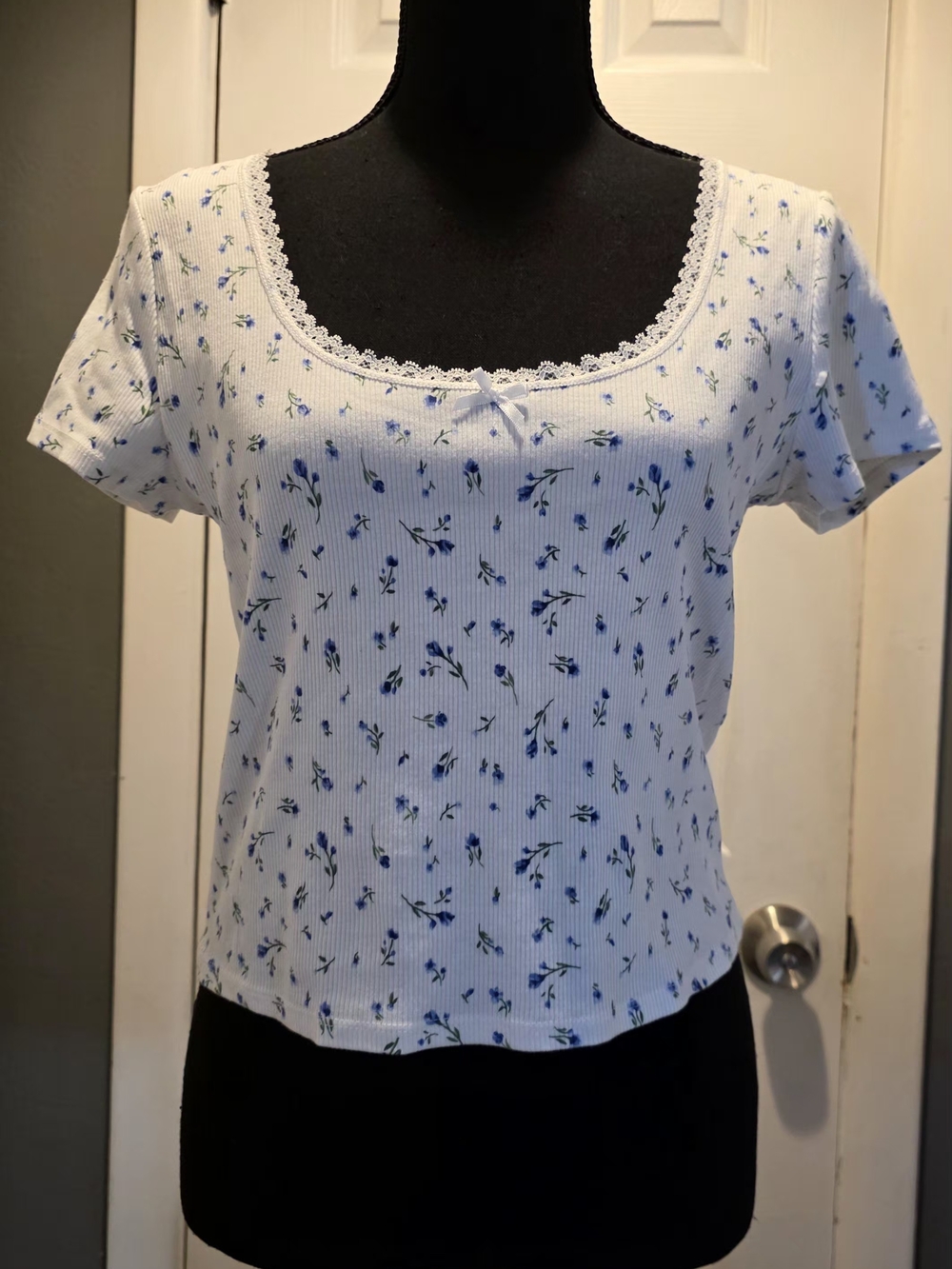 H&M White Scoop Neck Tee with Blue Floral Print